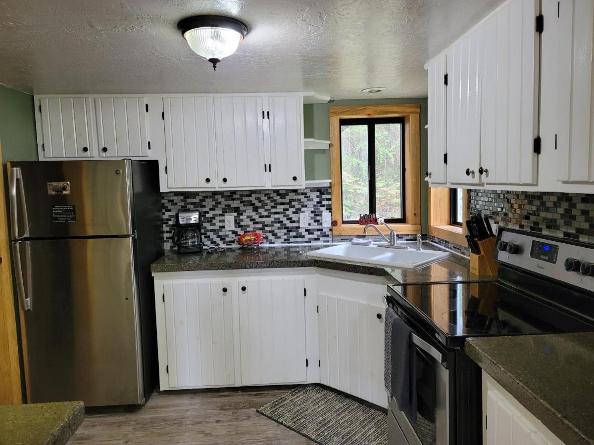 Riverfront Motel & Cabins Thompson Falls Екстериор снимка
