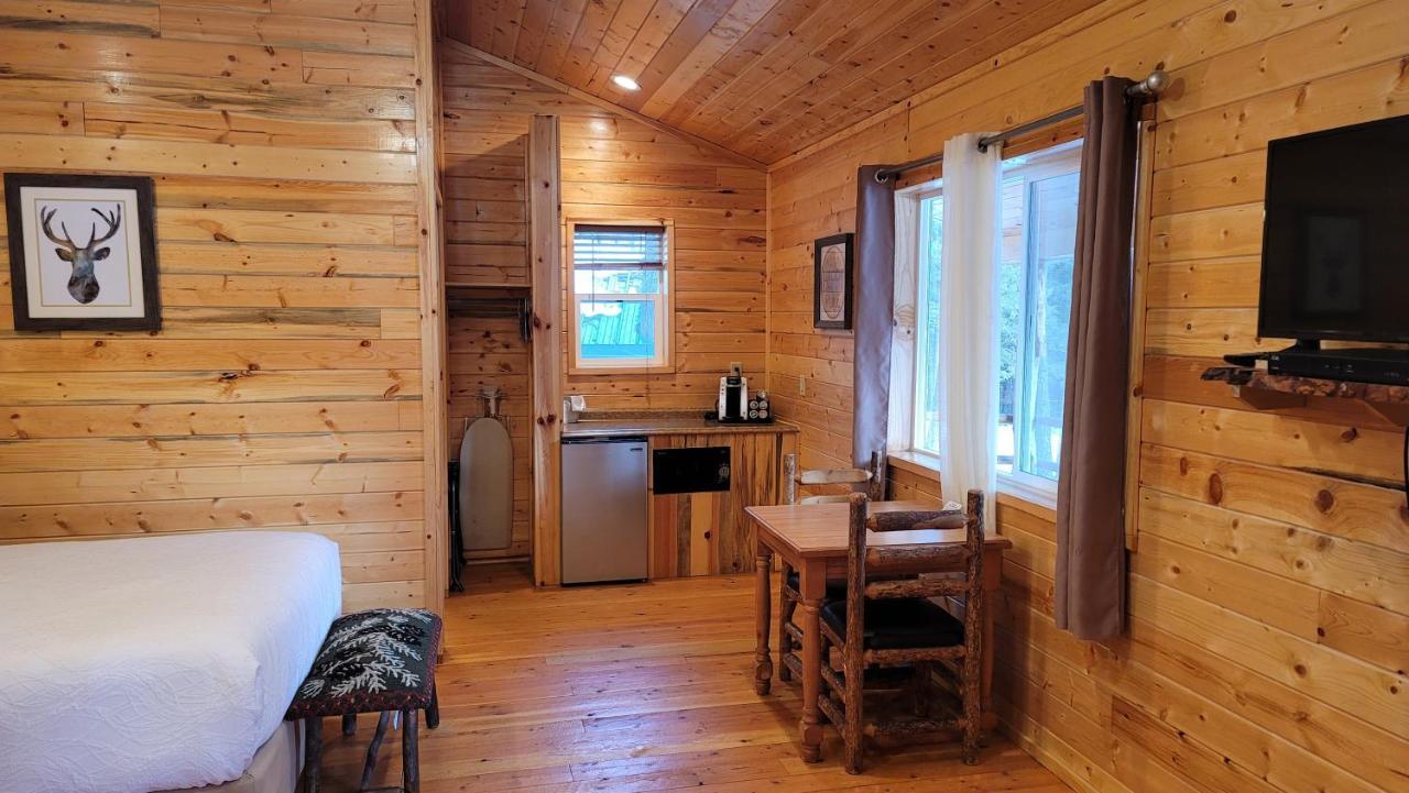 Riverfront Motel & Cabins Thompson Falls Екстериор снимка