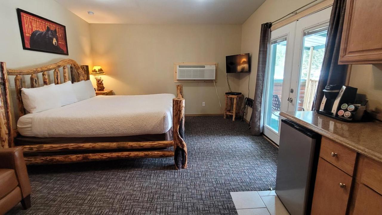 Riverfront Motel & Cabins Thompson Falls Екстериор снимка