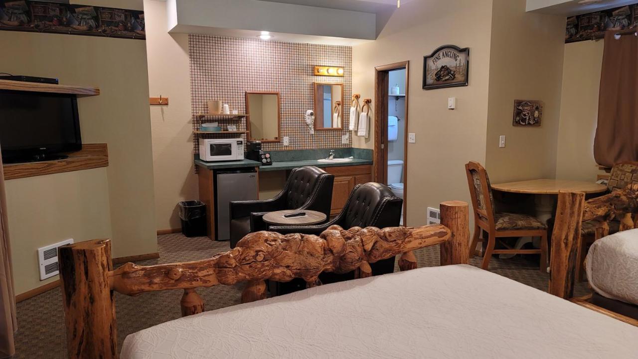 Riverfront Motel & Cabins Thompson Falls Екстериор снимка