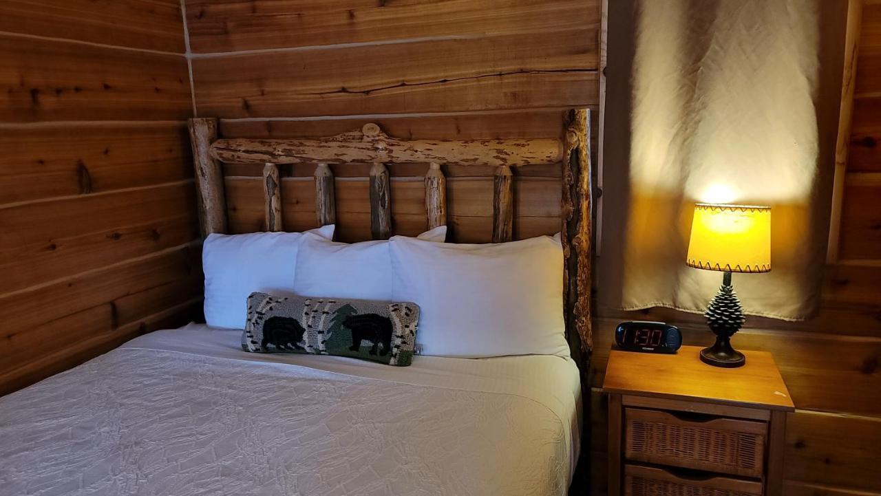 Riverfront Motel & Cabins Thompson Falls Екстериор снимка