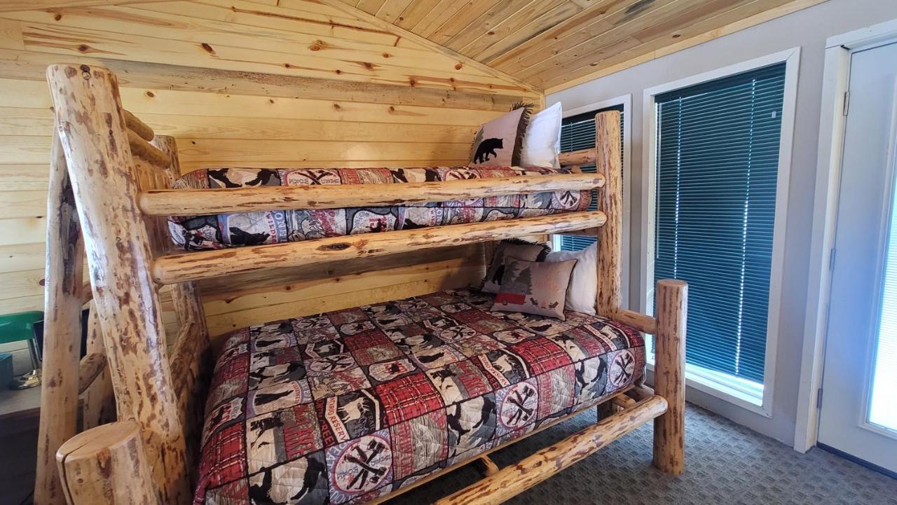 Riverfront Motel & Cabins Thompson Falls Екстериор снимка