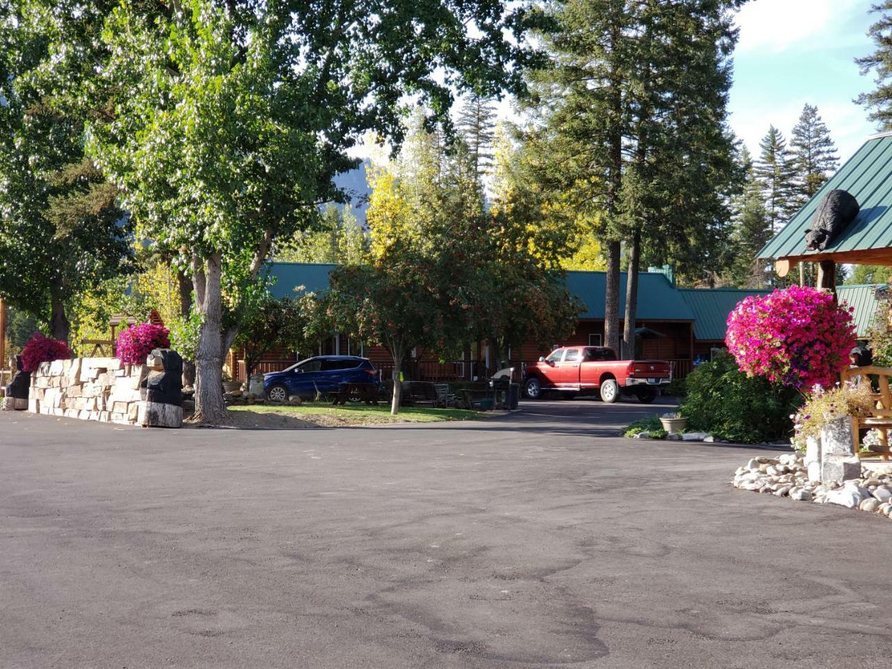 Riverfront Motel & Cabins Thompson Falls Екстериор снимка